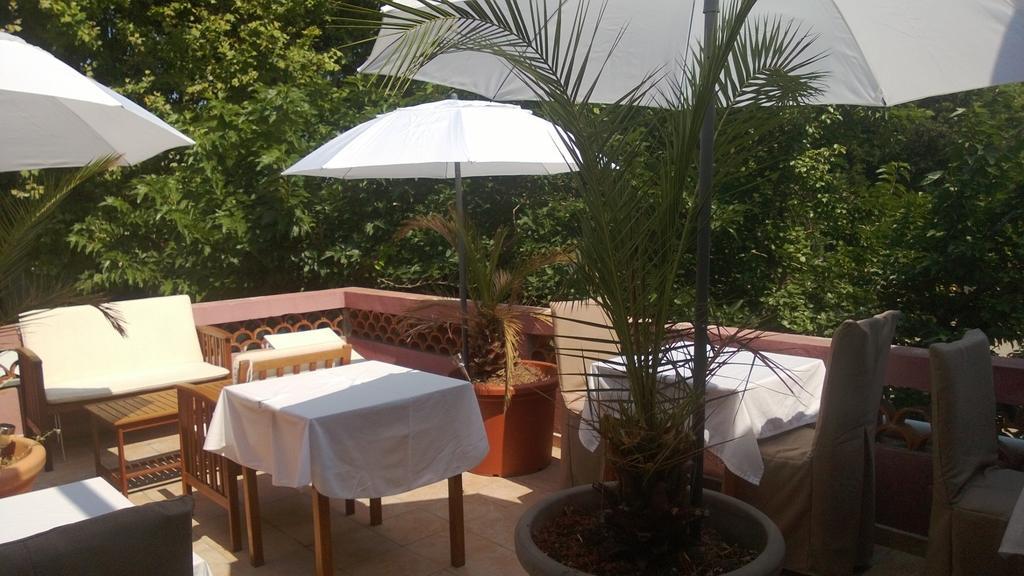 Hotel Le 126 Fréjus Exterior photo