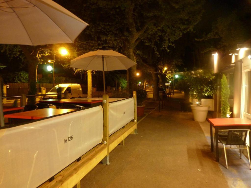 Hotel Le 126 Fréjus Exterior photo